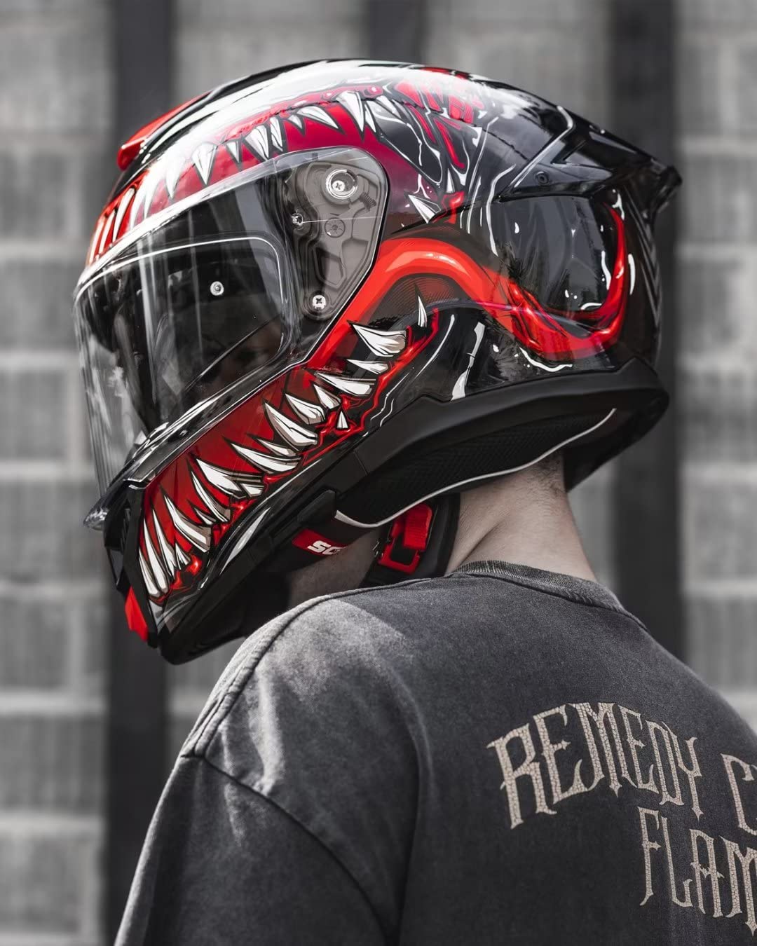 Full Face Dual Visor Motorcycle Helmet with Rear Wing Z816