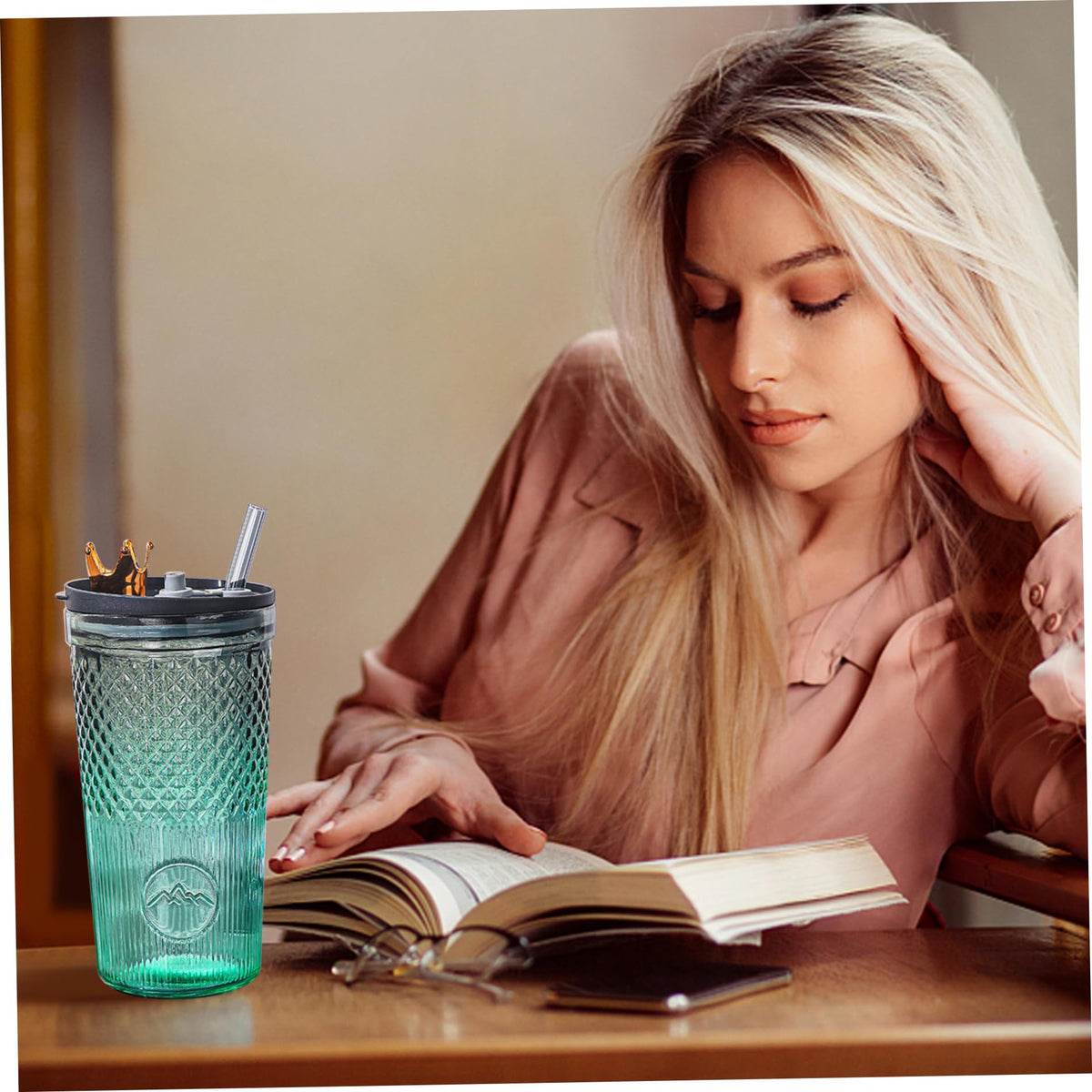 20Oz Glass Tumbler with Straw and Lid B7978