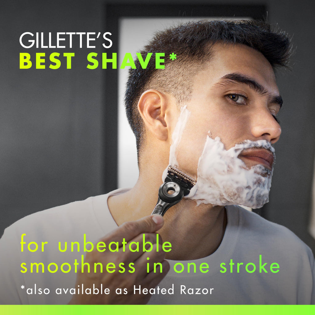 Razor with 1 Handle and 4 Blade Refills D389603